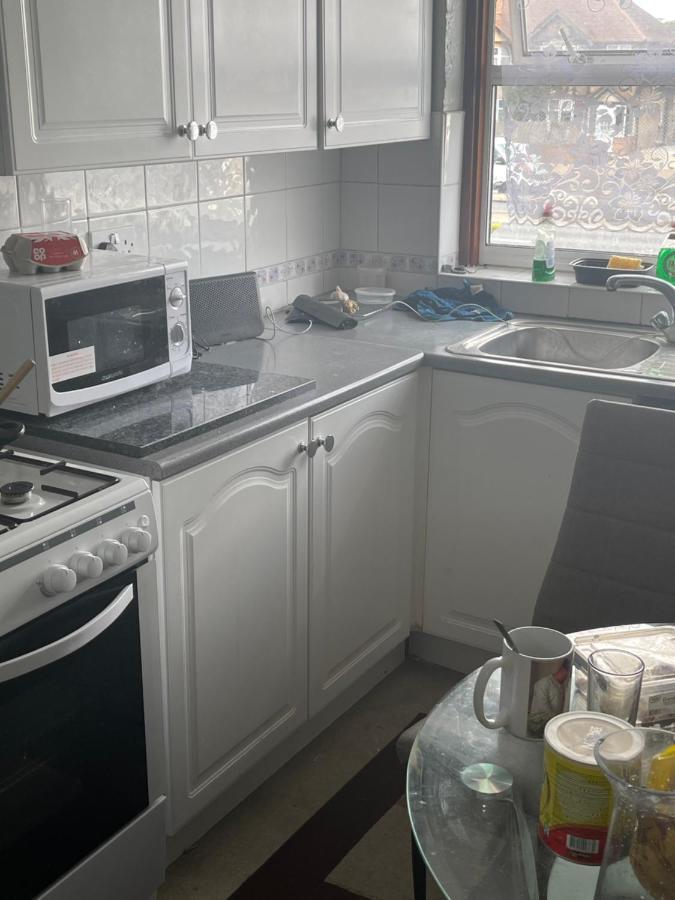 Relevant Bed & Breakfast Bexley Bagian luar foto