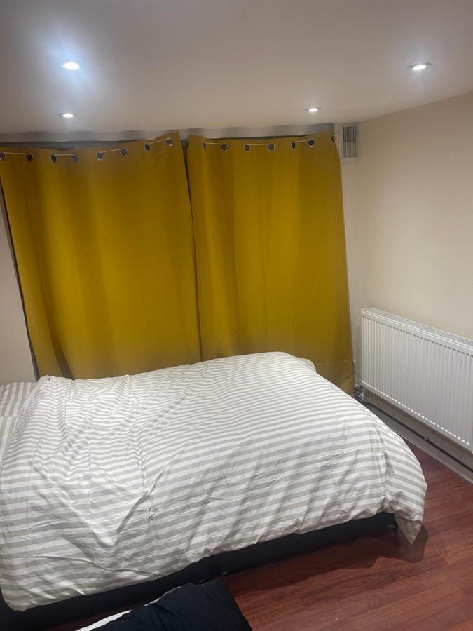 Relevant Bed & Breakfast Bexley Bagian luar foto