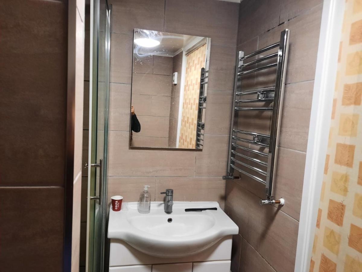 Relevant Bed & Breakfast Bexley Bagian luar foto